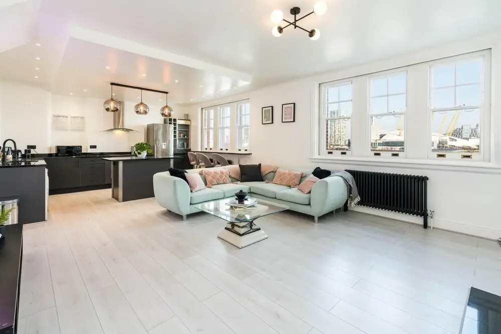 Stunning 3BD Riverside Flat Communal Roof Terrace