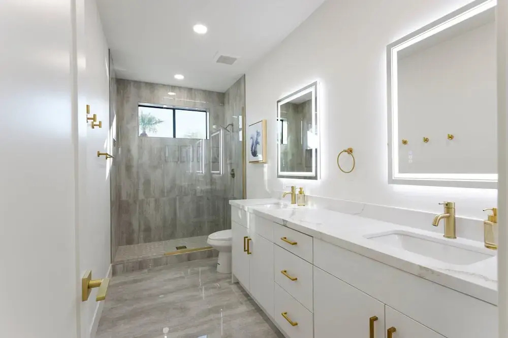 Luxe - Nouveau - Sparkling Pool - Walk to Old Town