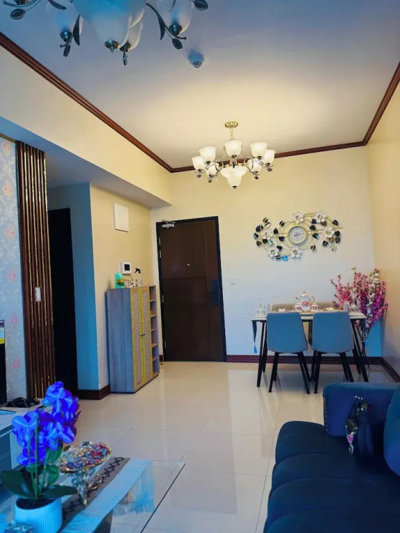 Luxury Staycation beside Okada