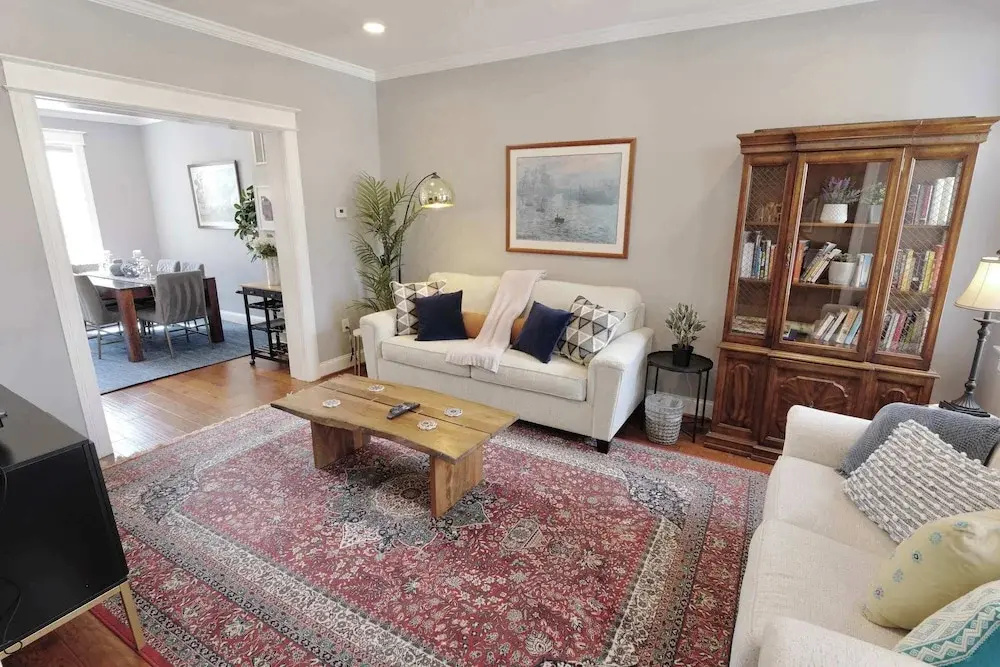 Terrific Family Townhouse + Parking x 2 Cars