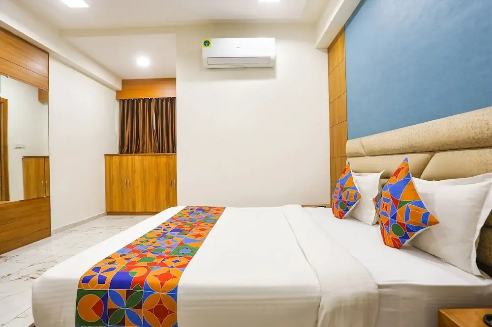 FabHotel Raj Villa - Nr SG Highway