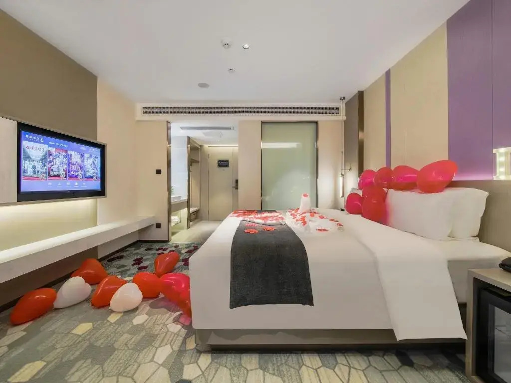 Lavande Hotel Wuhan 2nd Guanggu Road