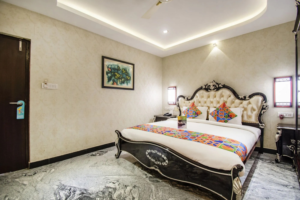 Fabhotel Nk Courtyard