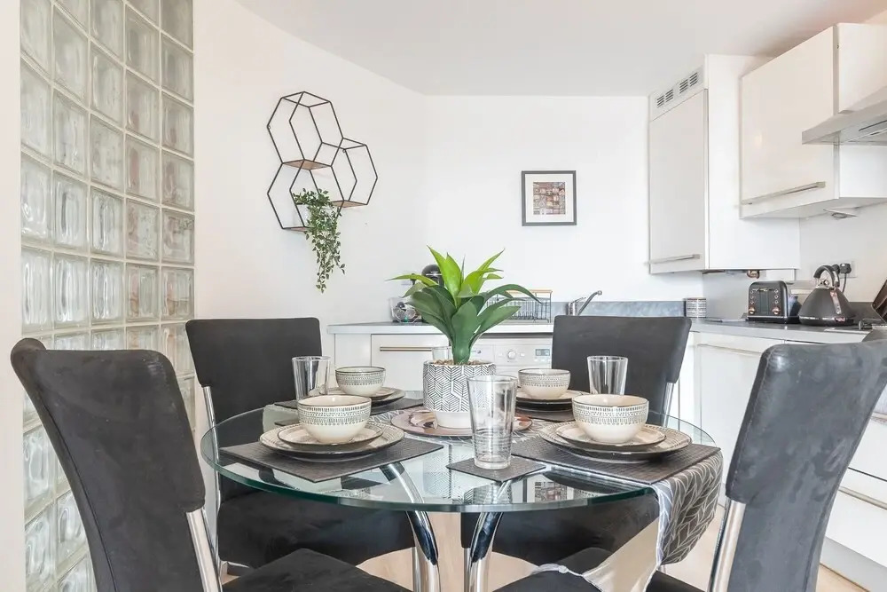 Luxury Riverview City Centre Apartment