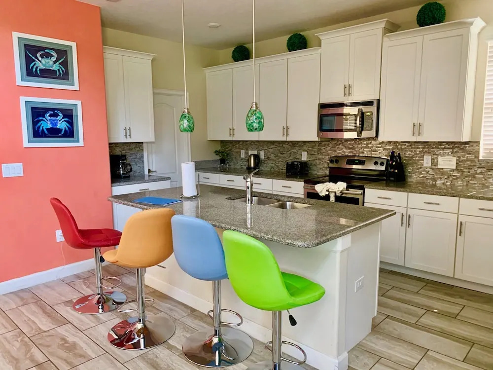 Luxury 5Bd w/ Jacuzzi & Pool Near Disney @ 5528