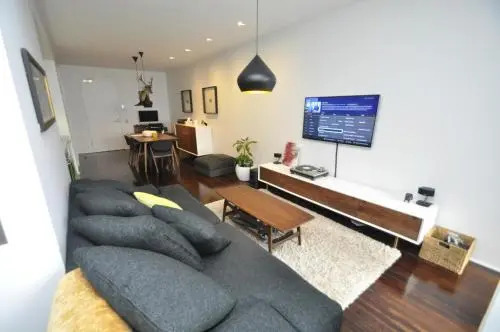 Darlinghurst Self-Contained Modern One-Bedroom Apartment (313 BUR)