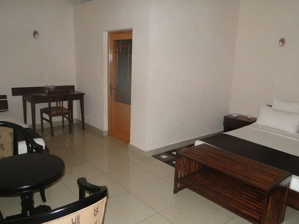 Hotel H1