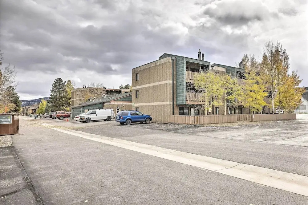 Modern Condo: 2 Blocks to Main Street Frisco!
