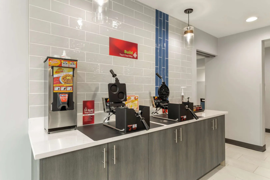 Best Western Plus Cleveland Inn & Suites