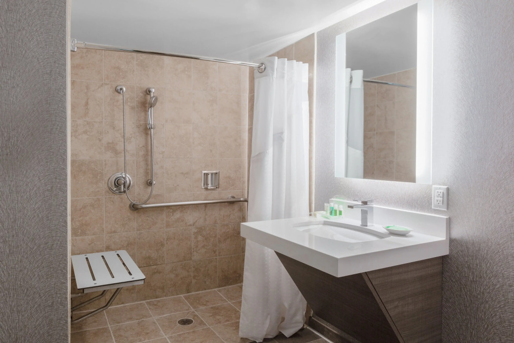 Holiday Inn La Mirada Buena Park by IHG