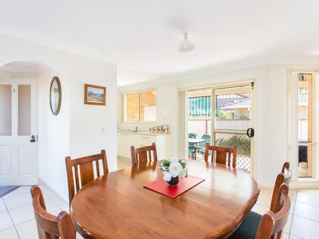 1/4 Huntly Close