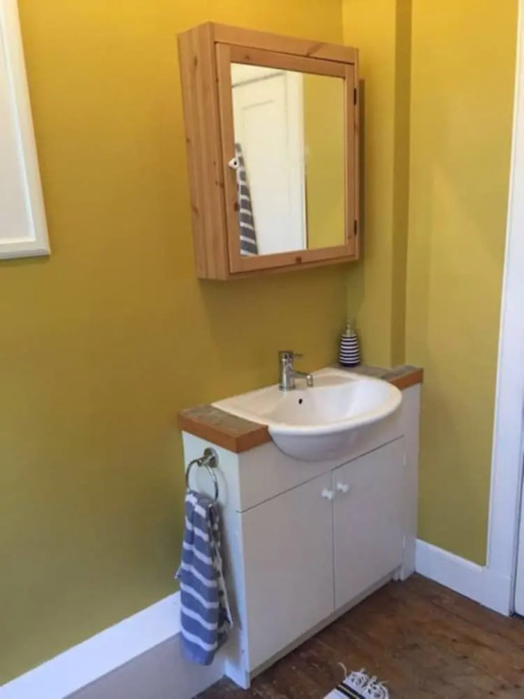 2 Bedroom Apartment In Central Edinburgh