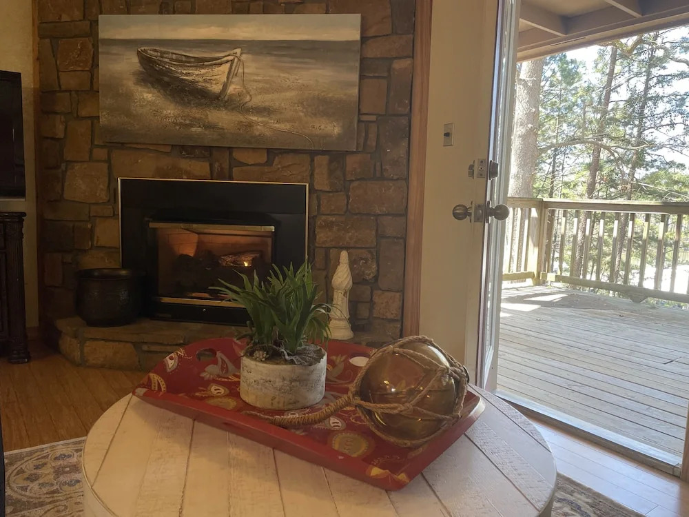 C4 - Mountain Harbor two bedroom Lodge cottage