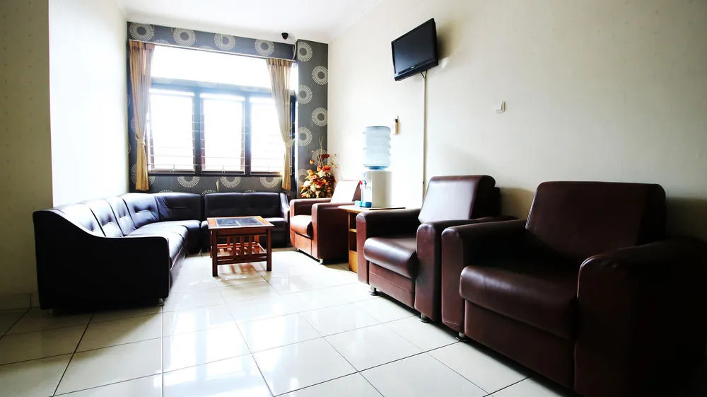 ZEN Rooms Near Airport Wastukencana