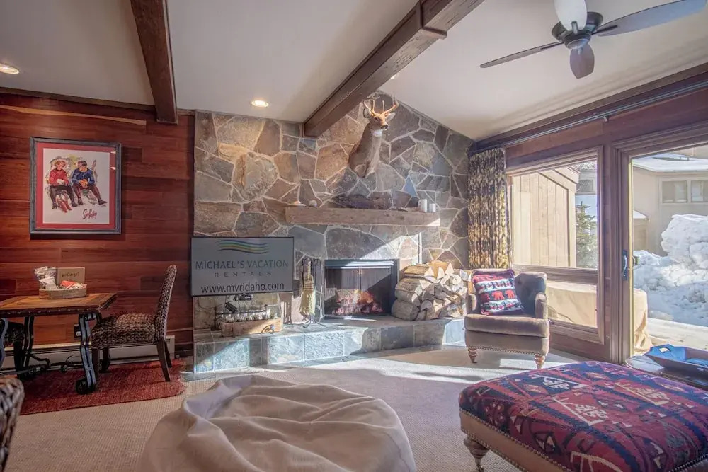 Ski-in/ski-out to Baldy + Outdoor Pool