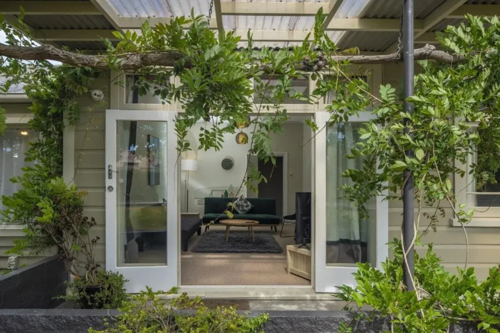 U Studios Masterton, SureStay Collection by BW