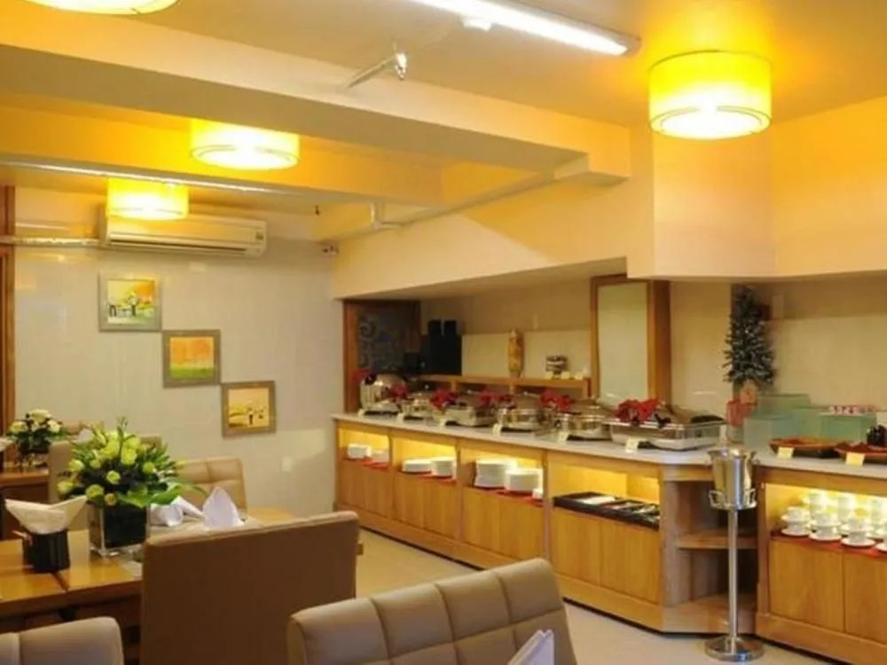 Mayflower Saigon Hotel