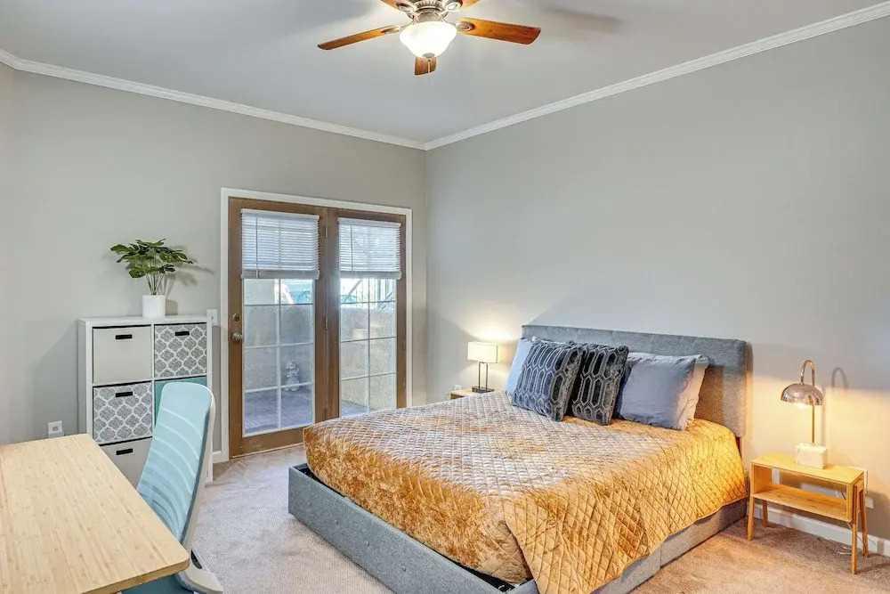 2 Mi to Tucson Mall: Condo w/ Pool & Hot Tub!