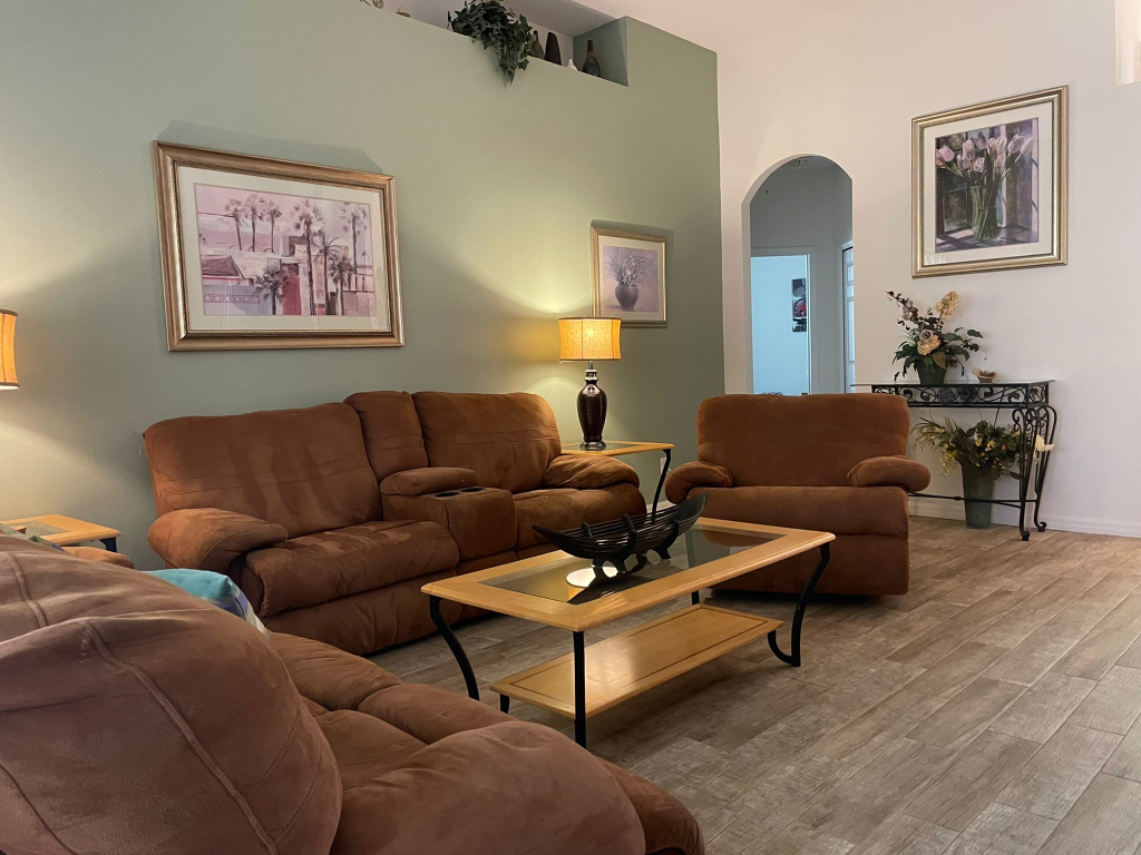 CP121CPB - 4 beds pool home with game room, Davenport, US