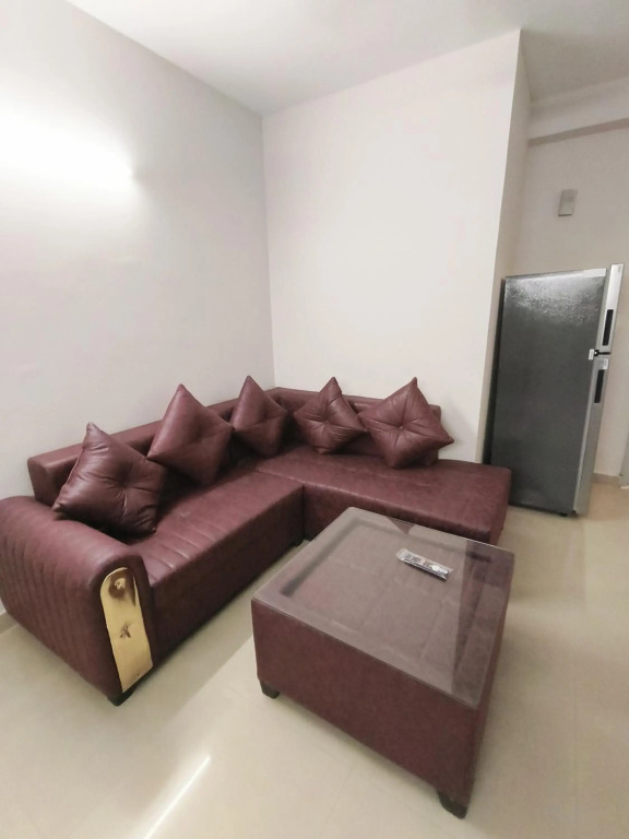 Zest-Noida ExpresswayS143-2BHK-Couple,Party and NRI friendly Place with Kitchen ,living room ,pick drop and car rental