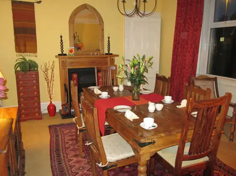 Strome Lodge
