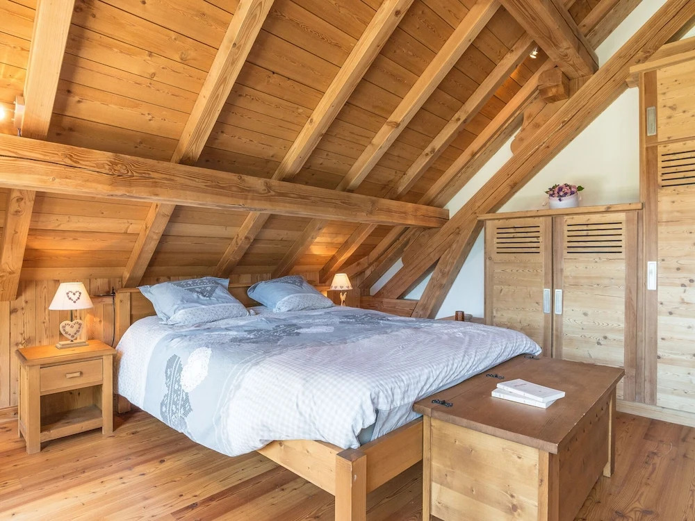 Luxurious Chalet in Vaujany French Alps with Balcony