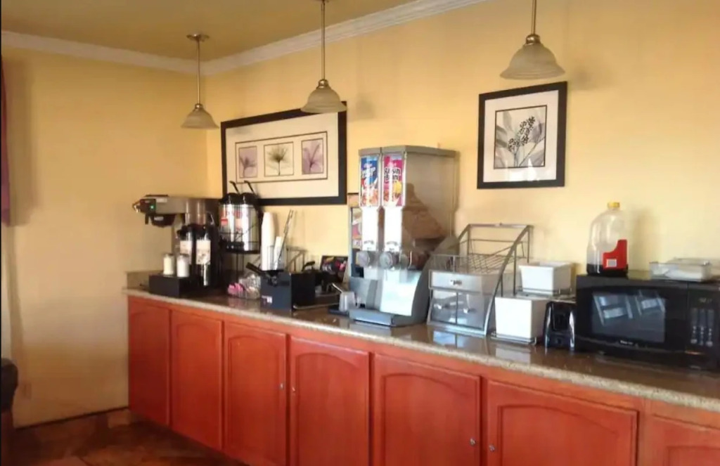 Americas Best Value Inn Hanford