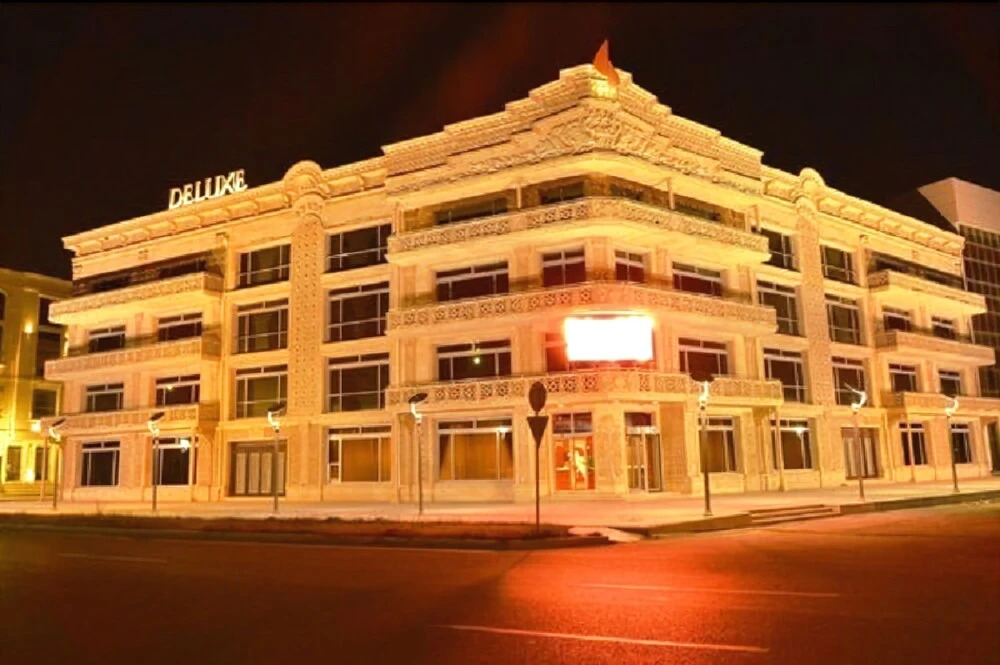 Deluxe Hotel