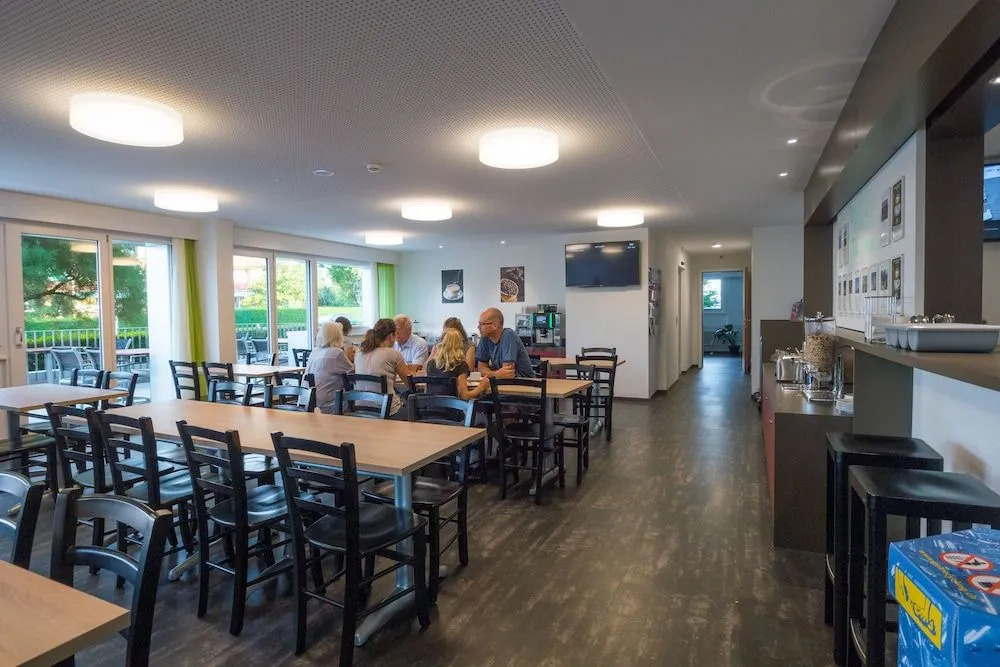 Nyon Hostel