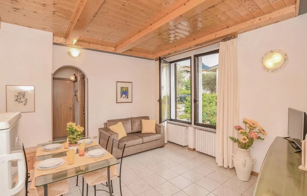 Nice Apartment in Toscolano Maderno With 2 Bedrooms and Wifi
