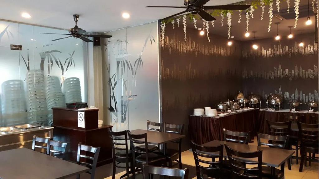 Swing & Pillows at Bary Inn, KLIA Transit