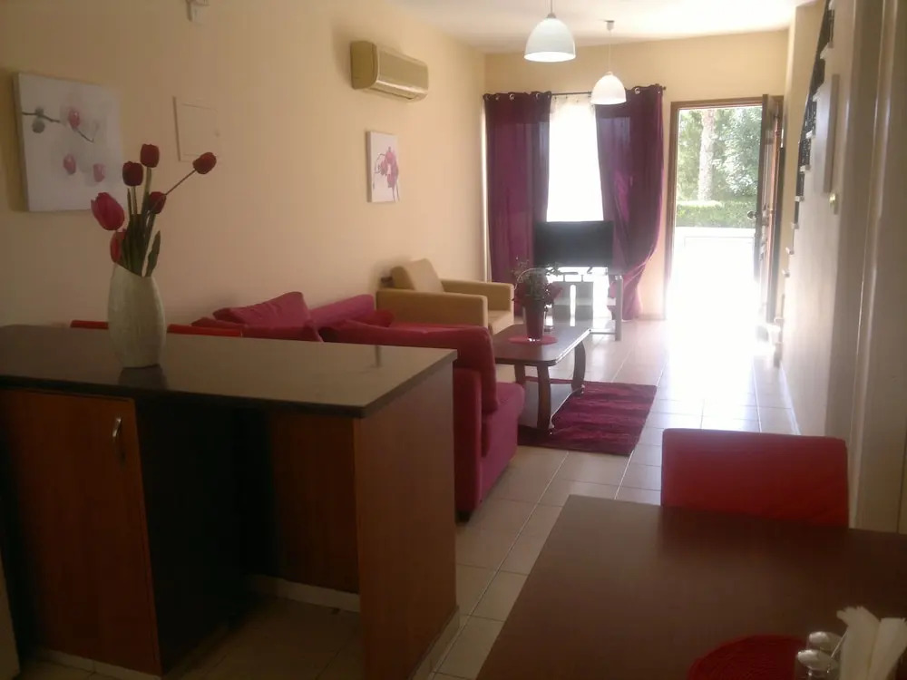 Nina's House Limassol Star
