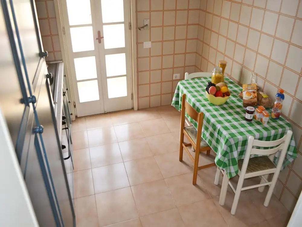 Cosy Apartment Near The Beach With Balcony - Pets Allowed