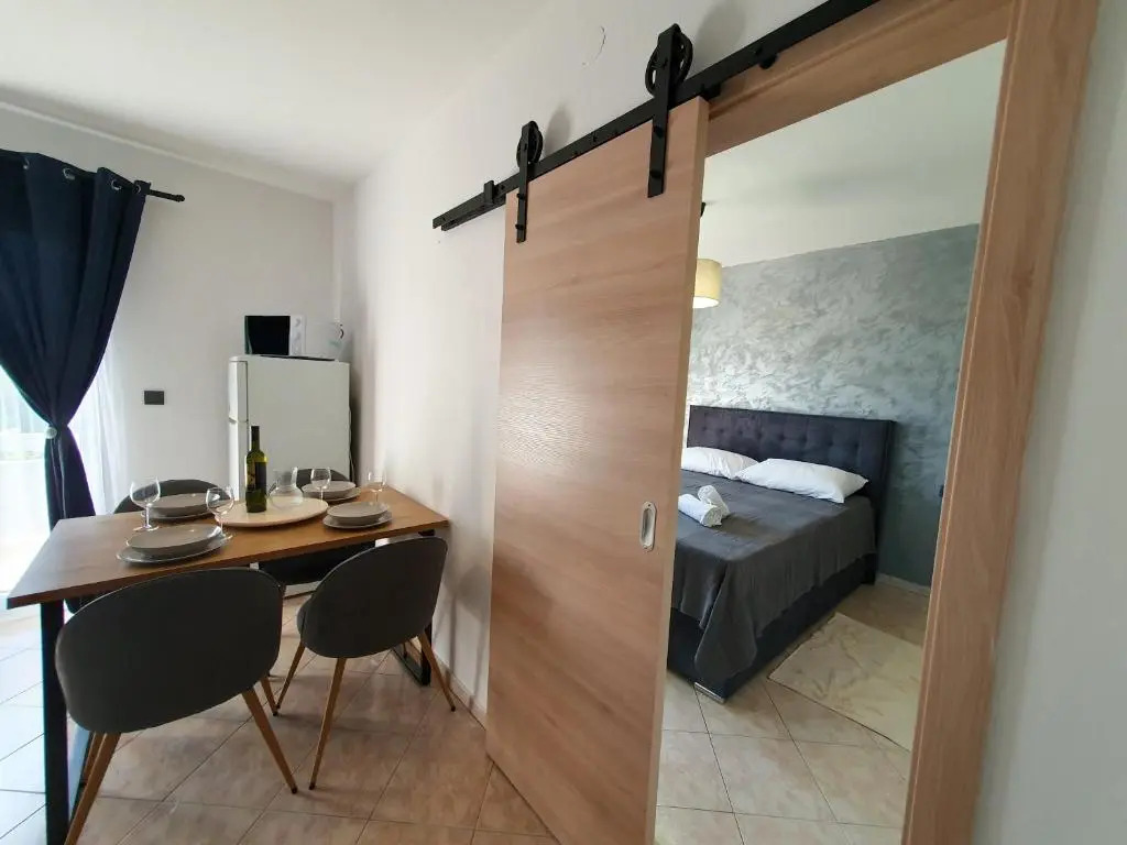 Apartments Mira