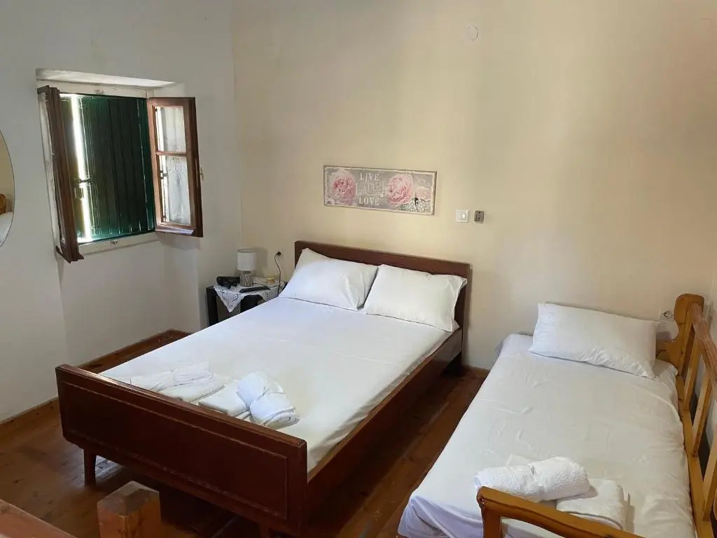 Pozzo House Corfu - Traditional House for 3 near Agios Georgios Beach