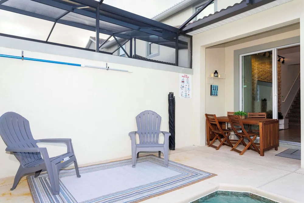 Magnificent 5Bd w Pool Storey Lake 4800