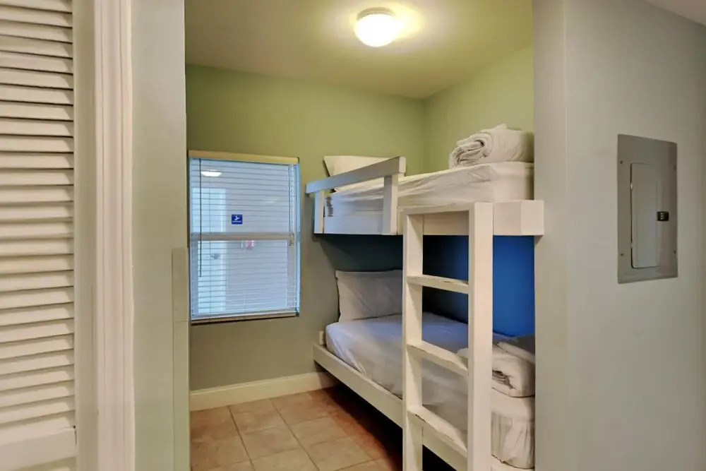 Laketown Wharf #1523
