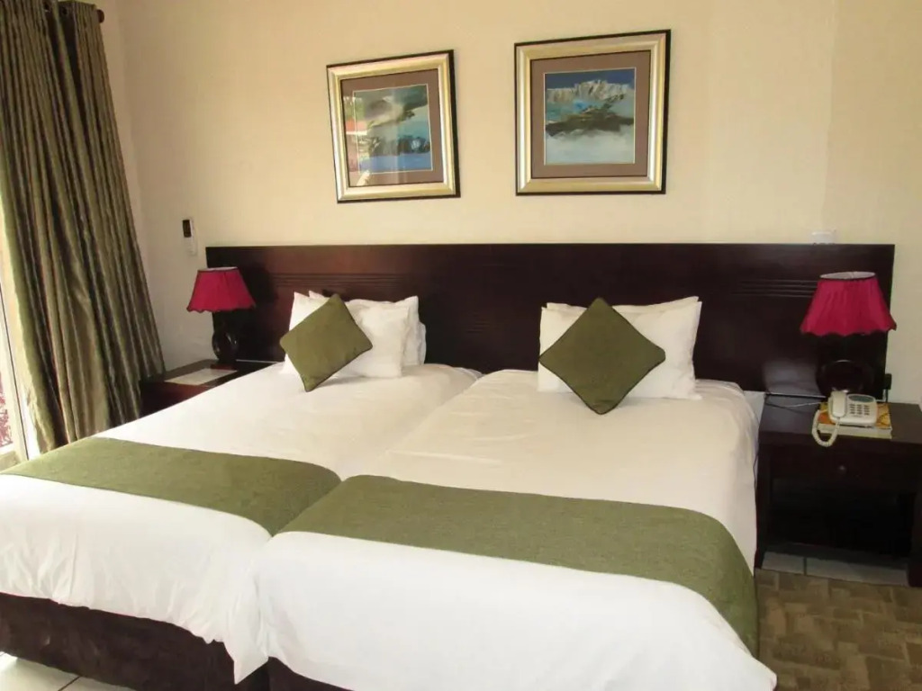Oasis Hotel