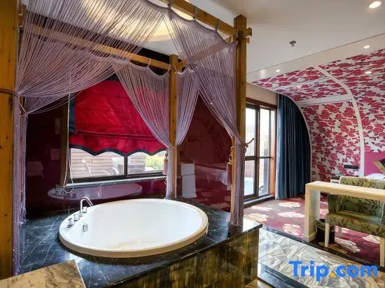 Junyi Hotel (Wenzhou Railway Station Wutian Old Street)
