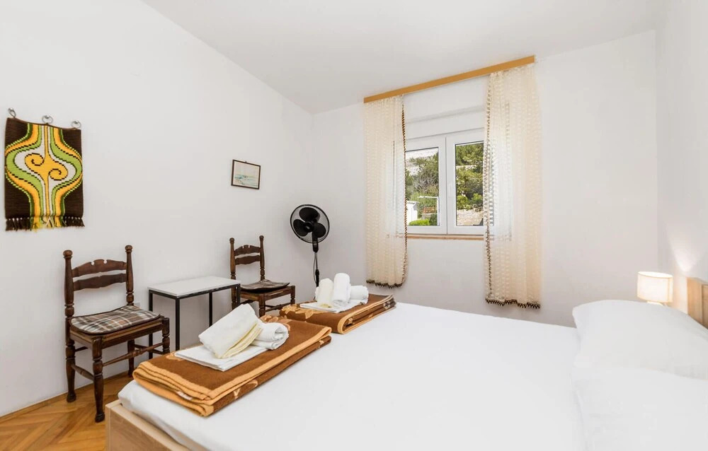 Awesome Apartment in Pag With Wifi and 2 Bedrooms