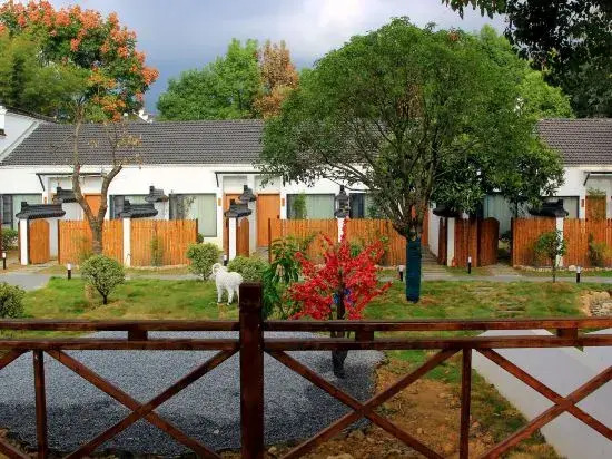 Weiduo Bieyuan Hostel