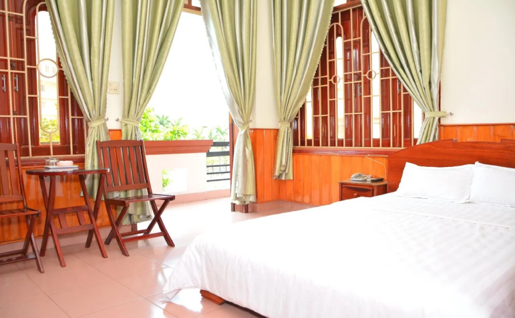 Hai Huong Hotel
