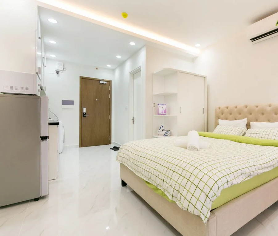 Jennifer House - Millenium Apartment
