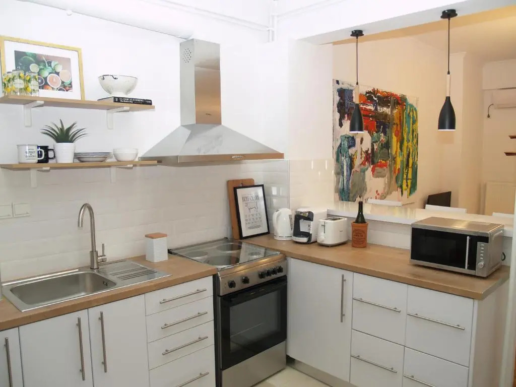 A Refreshed & Rich in Details Apartment in Piraeus (Passalimani - Marina Zeas)