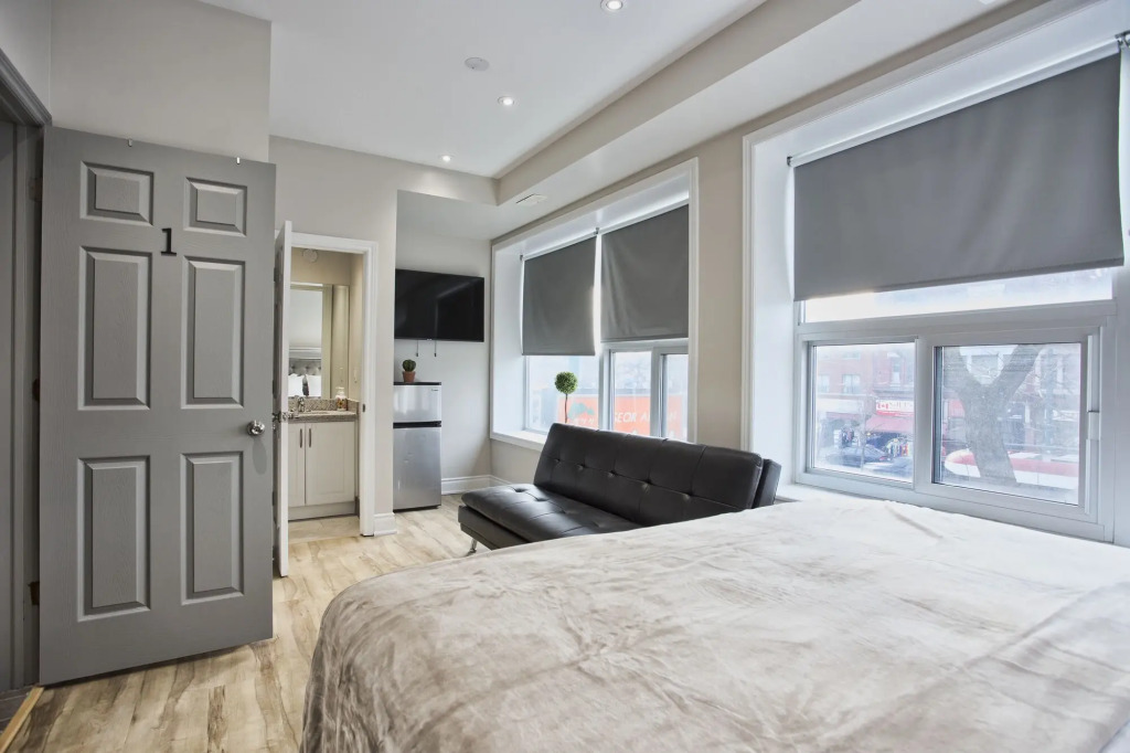 Toronto Rooms and Suites