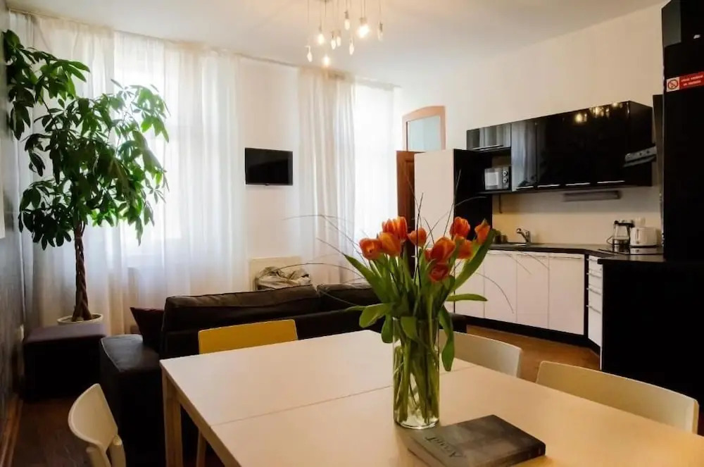 The Republic Garden - Hostel