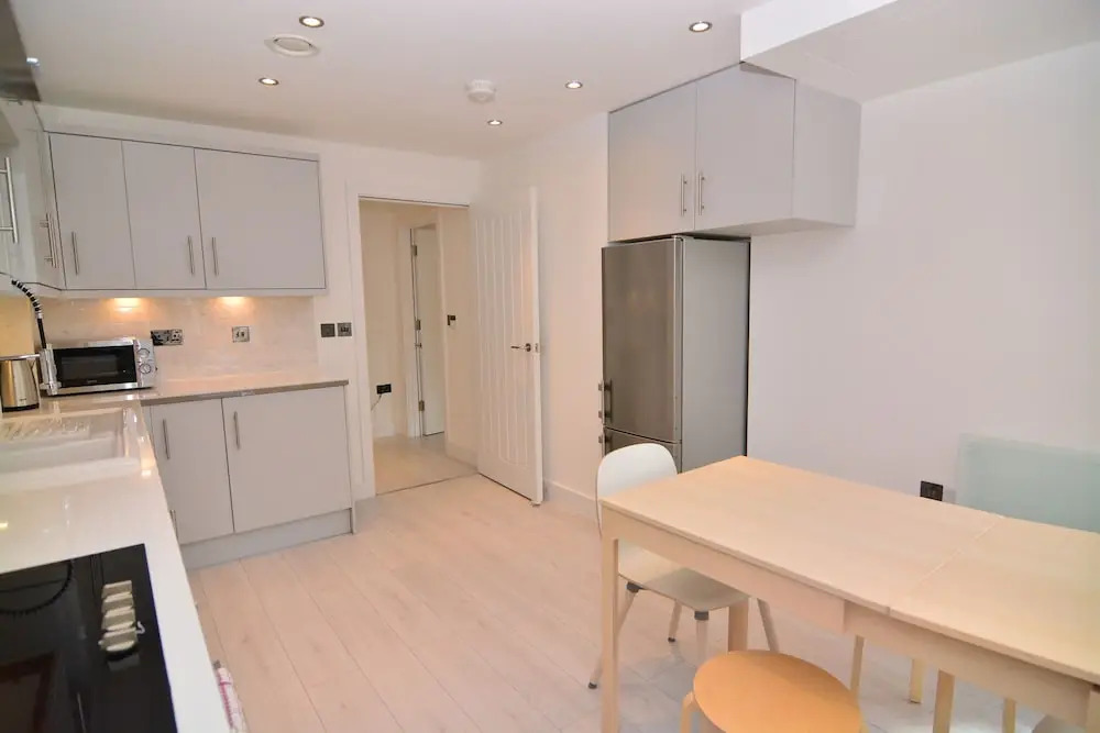 MACARENA WHARF Apartments
