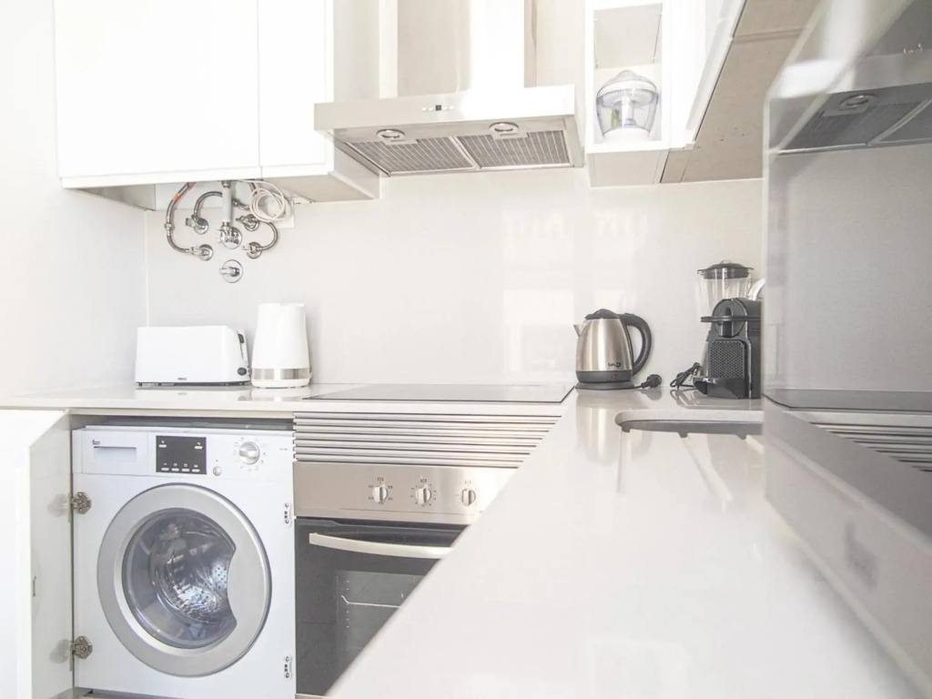 Baixa chiado 2 bedroom duplex apt with elevator