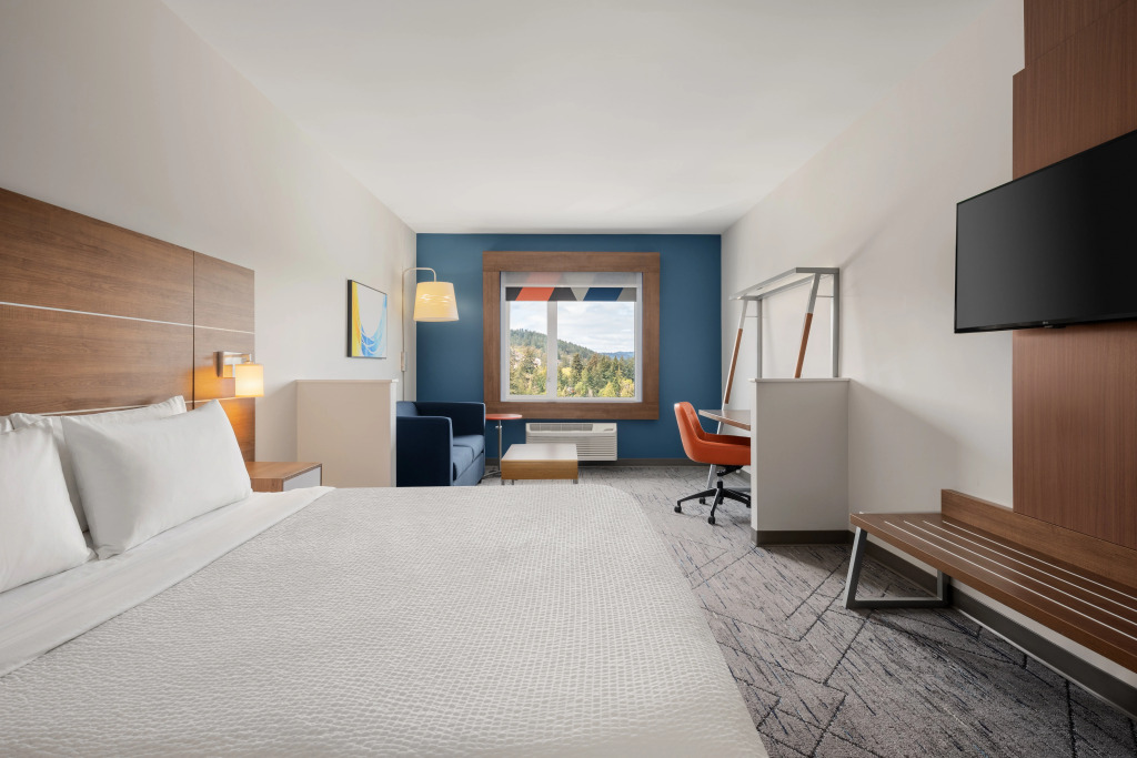 Holiday Inn Express & Suites Victoria-Colwood by IHG