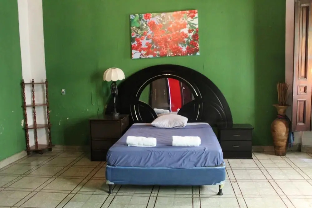 Hostal VELVET PLAZA